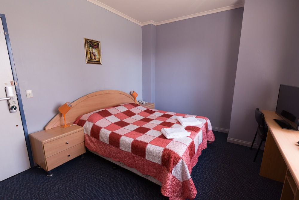 CHADSTONE EXECUTIVE MOTEL 2/19