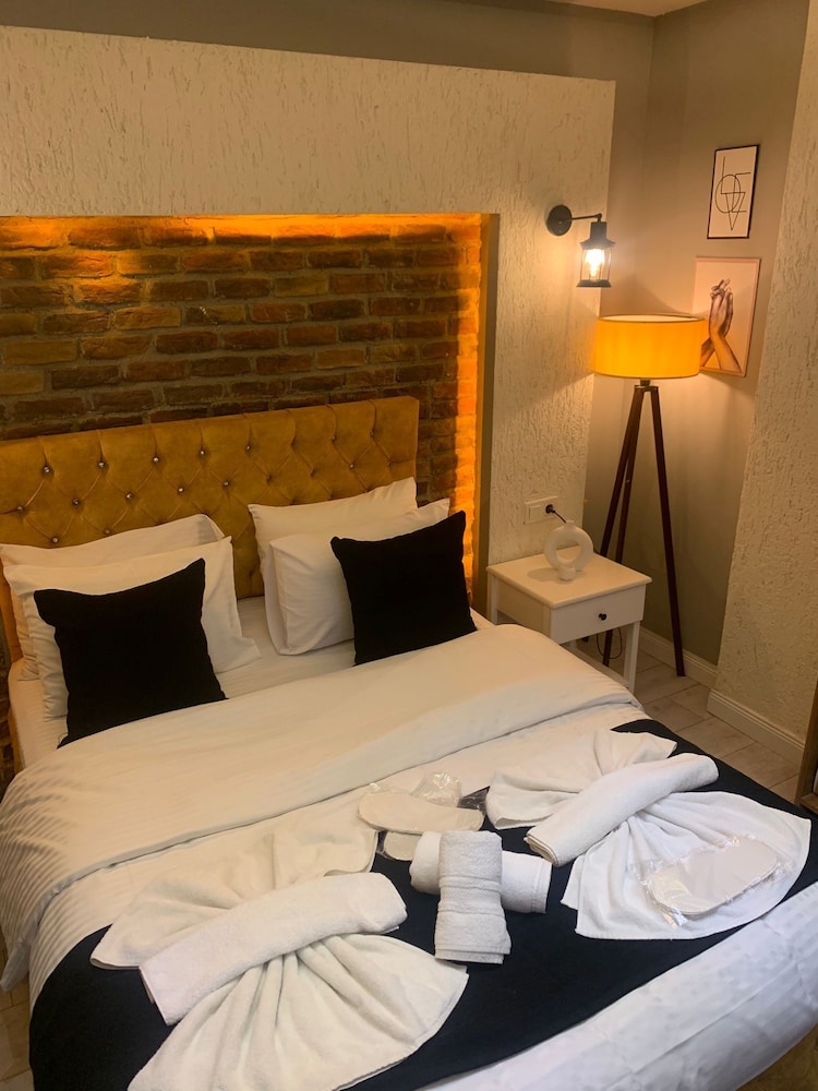 Nova Park Hotel and Suite 17/50