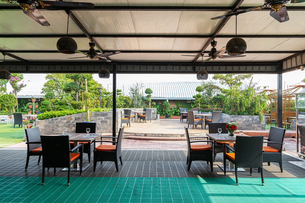 Dhaka Regency Hotel and Resort 53/64