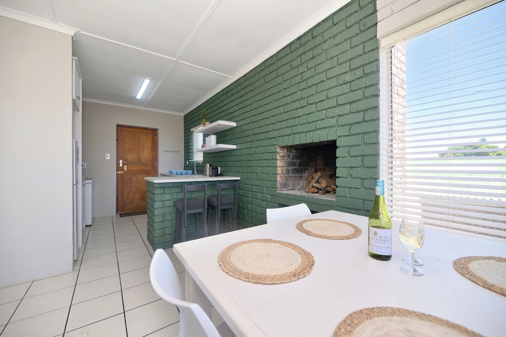 Land's Edge Struisbaai 18/33