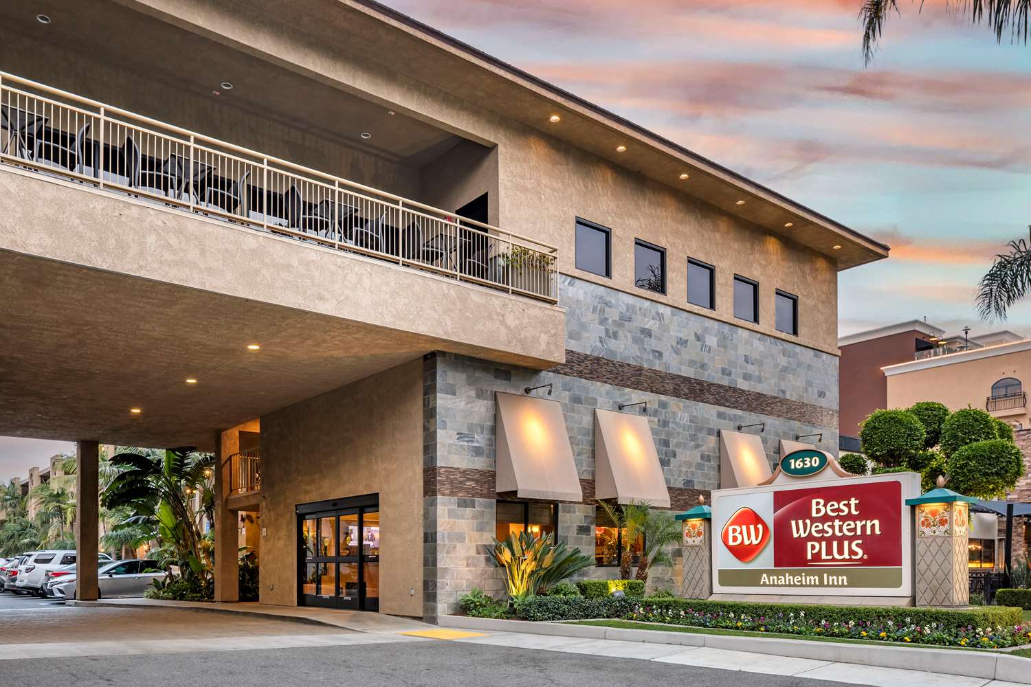 Best Western Plus Anaheim Inn 2/59