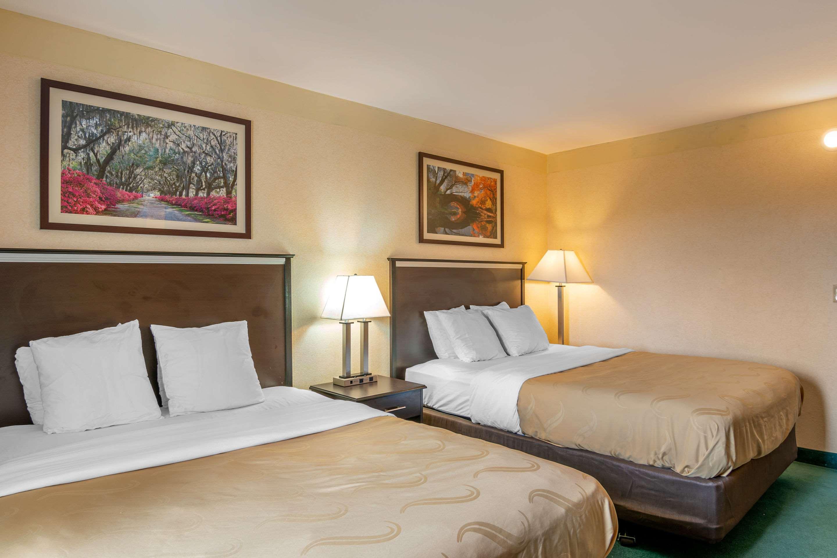 SUITE, 1 KING AND 2 QUEEN BEDS
