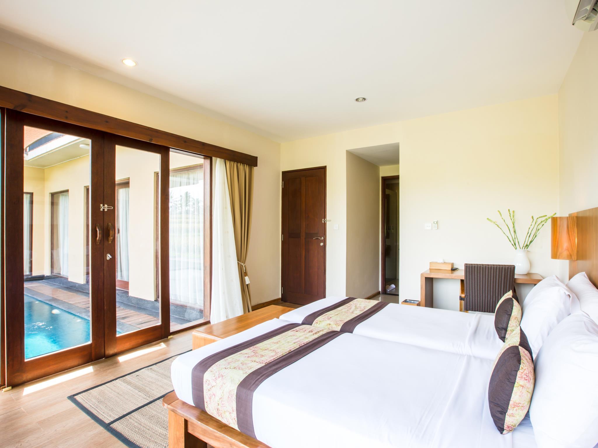 Pavilion, 1 Double and 1 Single Bed