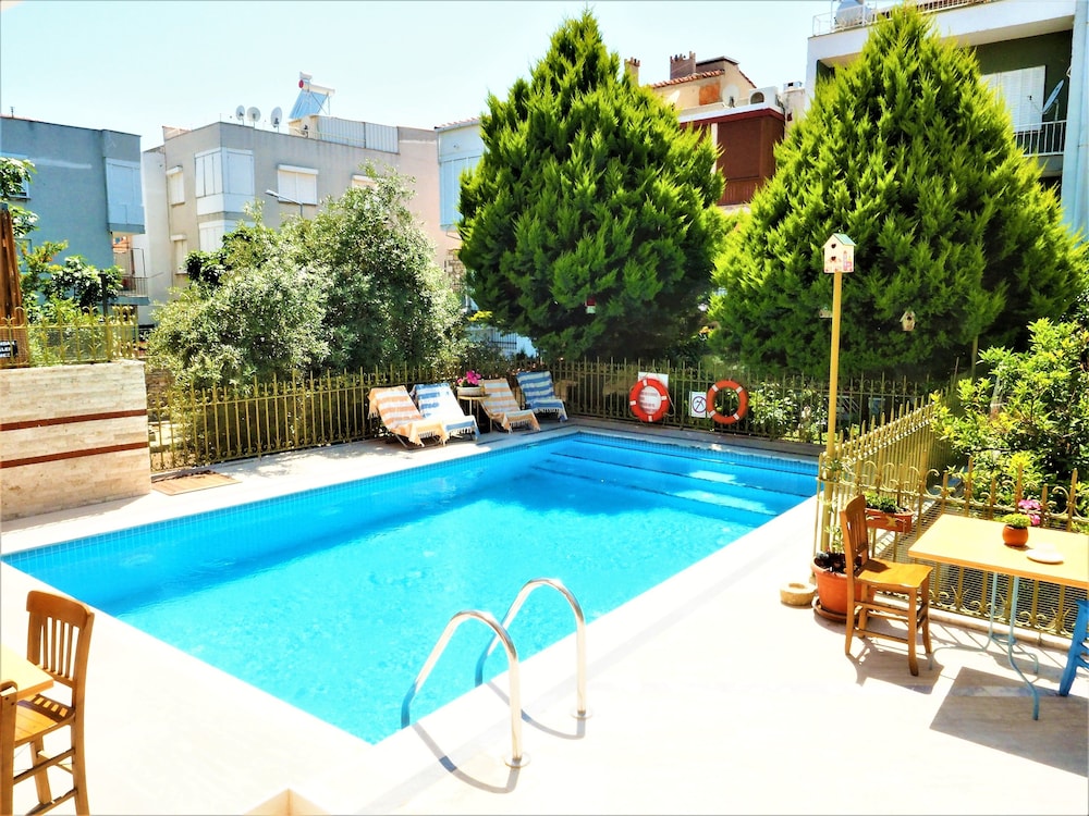 HOTEL GRAND AMPHORA 54/57