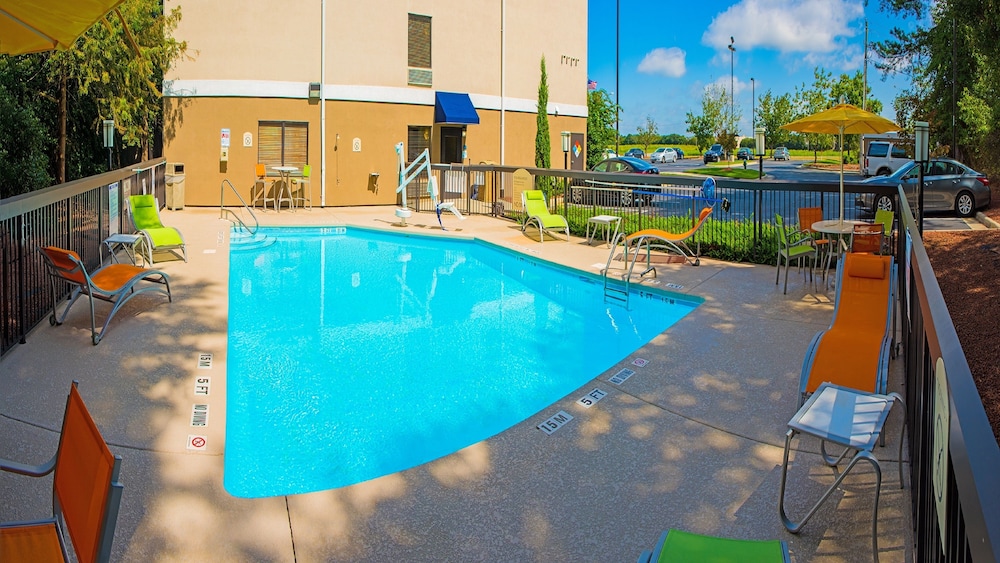 Holiday Inn Express Hotel And Suites Kinston 5/72