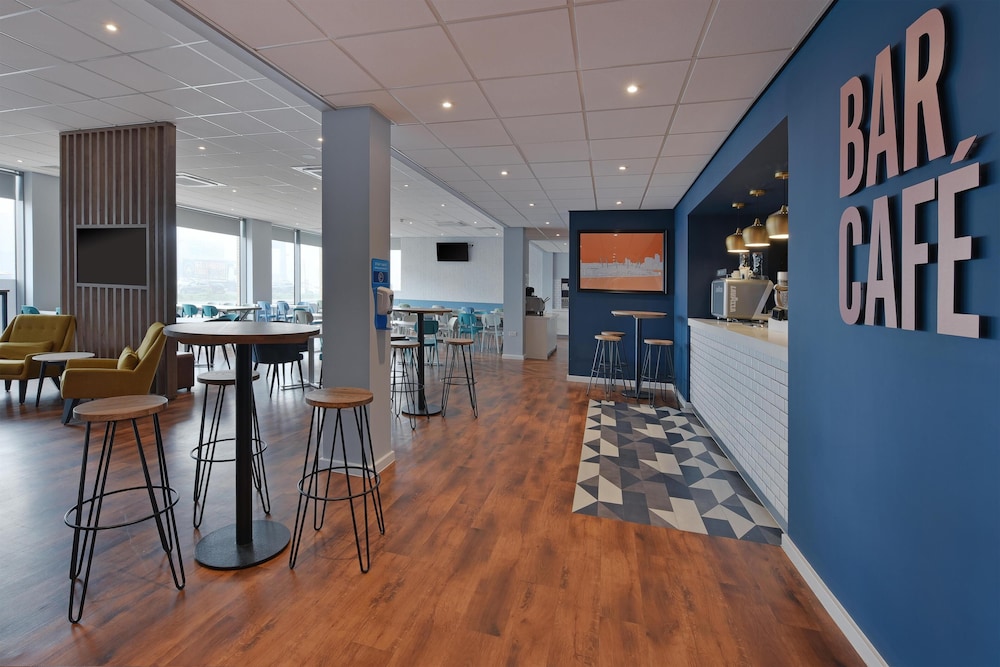 Travelodge London Excel 27/35
