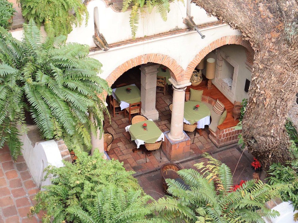 Hotel Los Arcos 58/65
