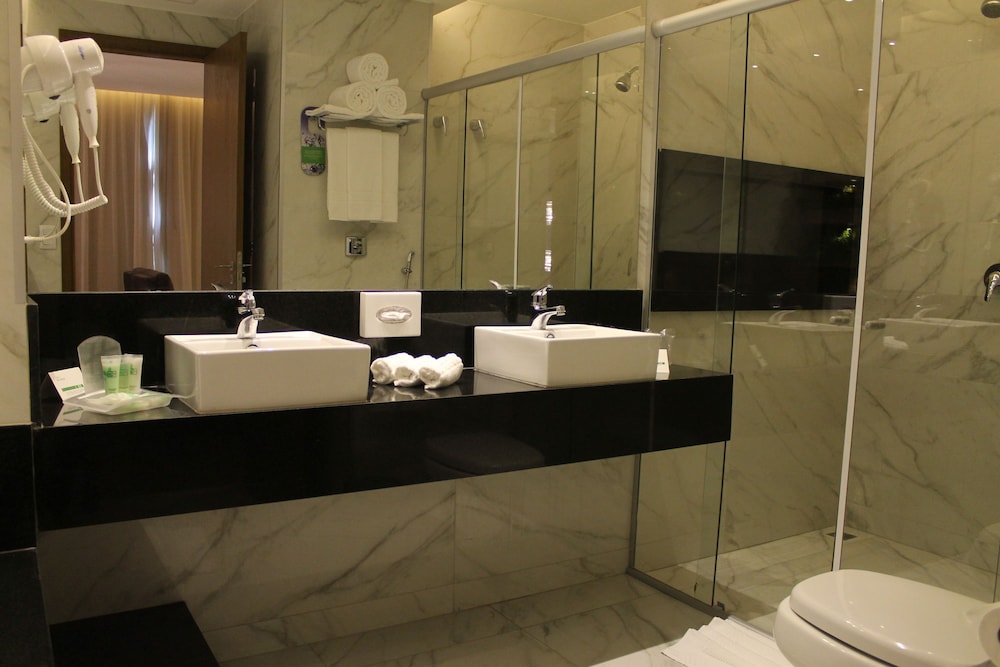 HOLIDAY INN GOIANIA 61/78