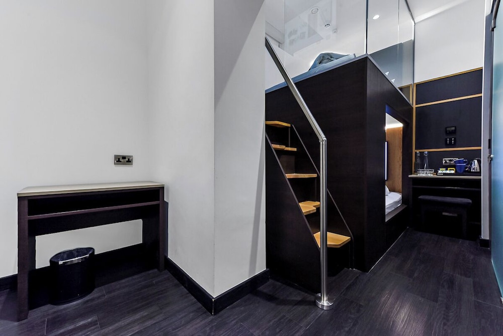 The Z Hotel Holborn 10/50