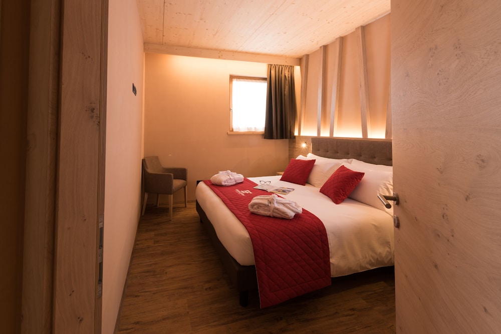 2 BEDROOMS, DELUXE, SUITE, MOUNTAIN VIEW