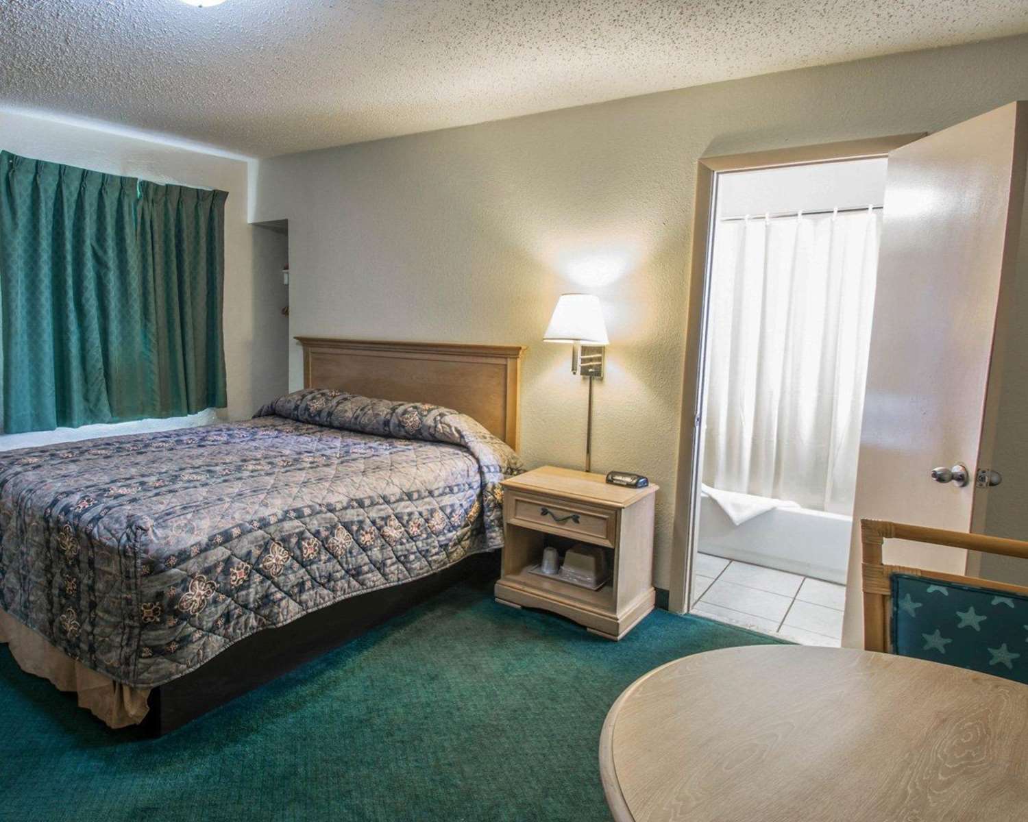 Room, Queen Bed, Smoking