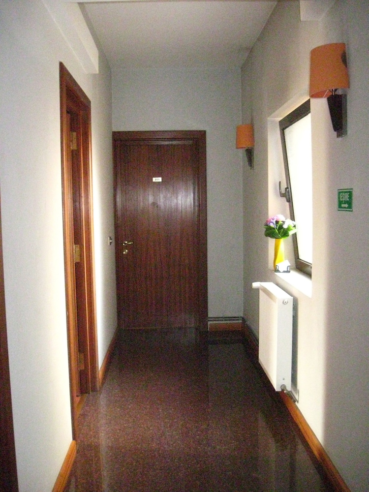 Tania Frankfurt Hotel Bucharest 8/48