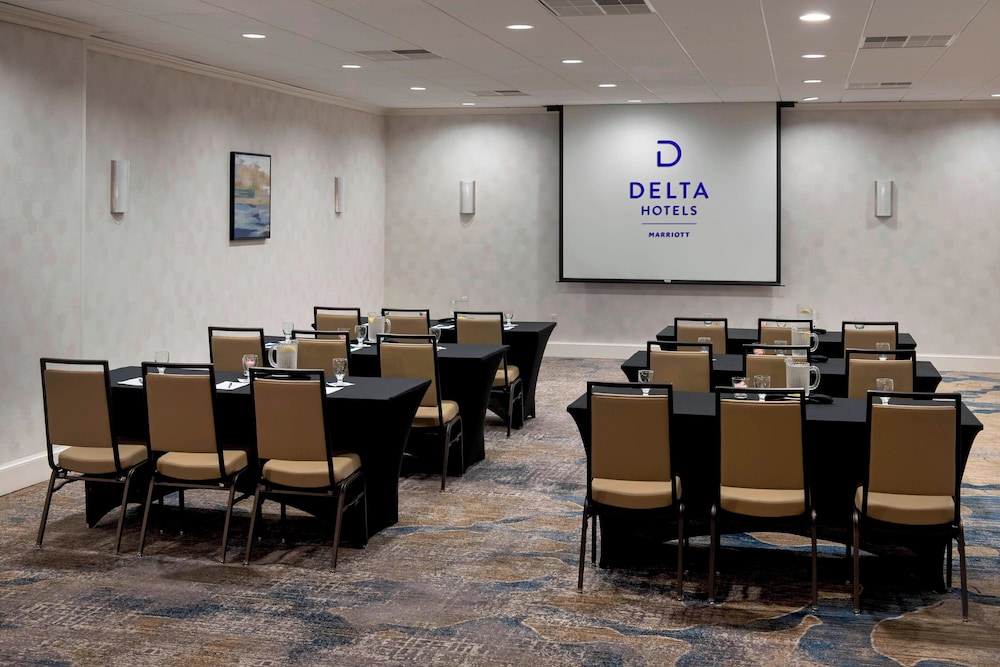 Delta Hotels By Marriott Utica 46/57