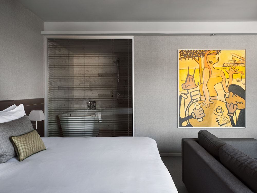 The Artist Grand Hotel of Art 30/74