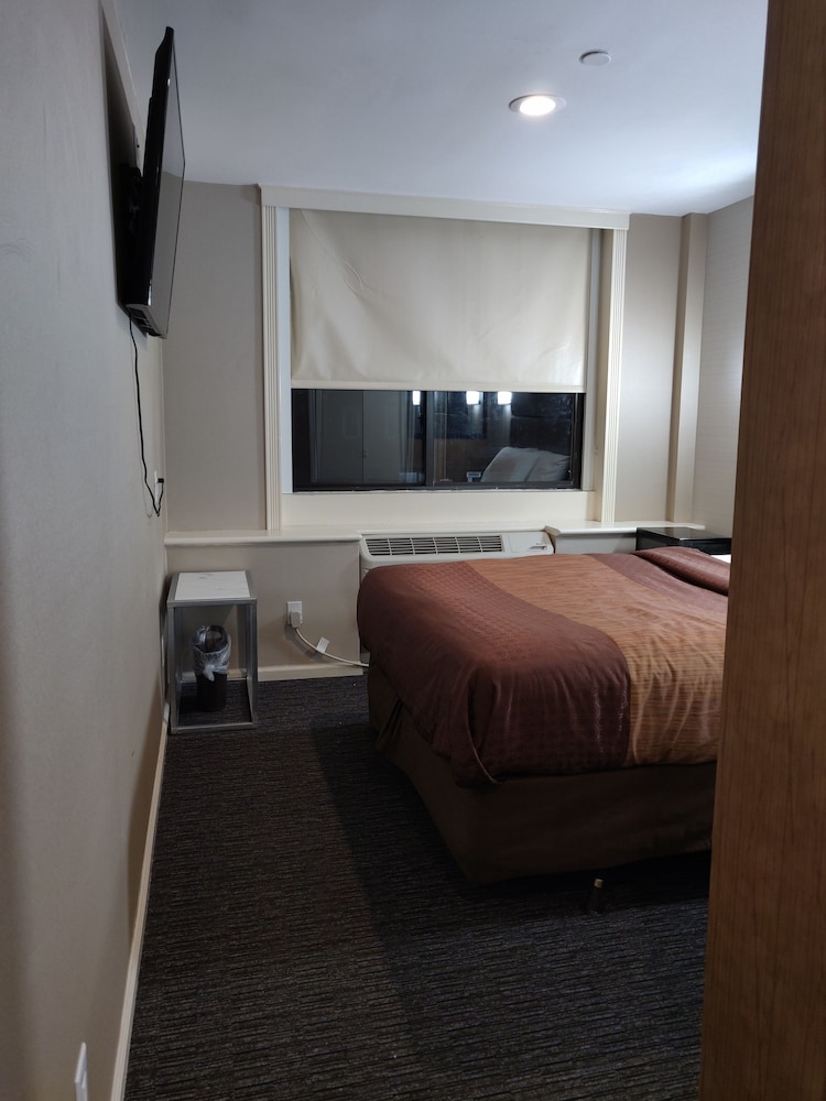 Hotel Key LaGuardia Airport 17/46