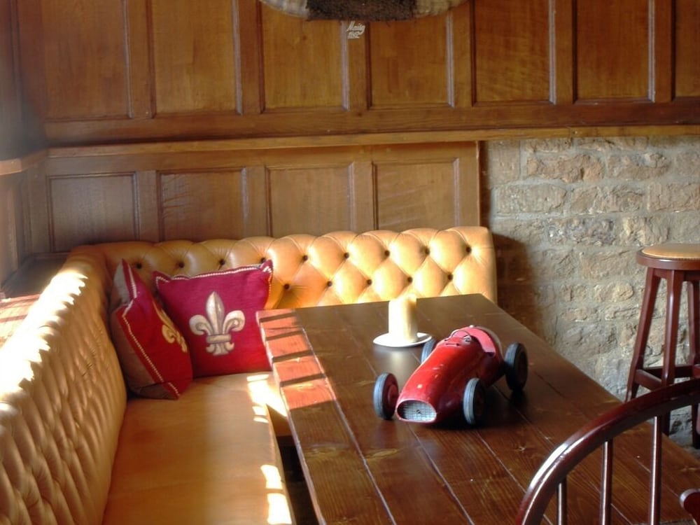 The White Horse Inn 34/62