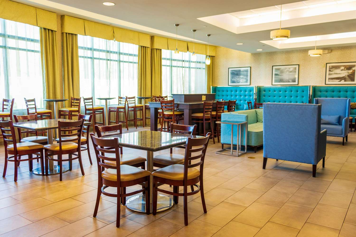 Comfort Inn & Suites Plainville-Foxboro 26/39