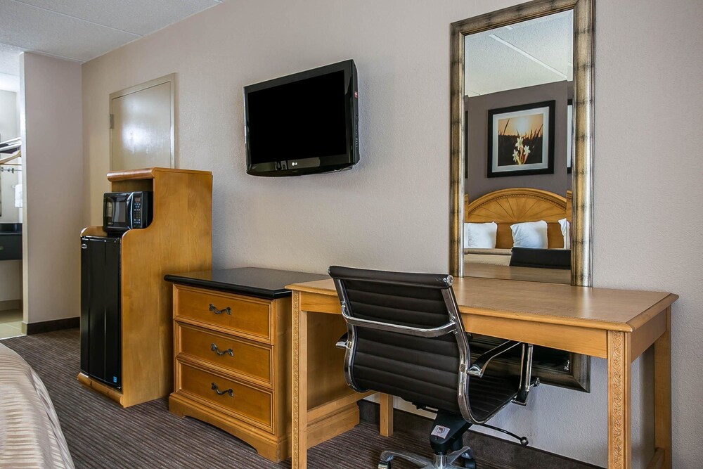 Quality Inn Hartsville 36/37