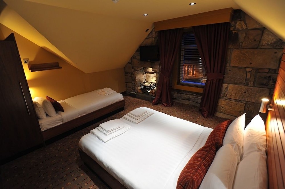 The Commercial Hotel 35/45