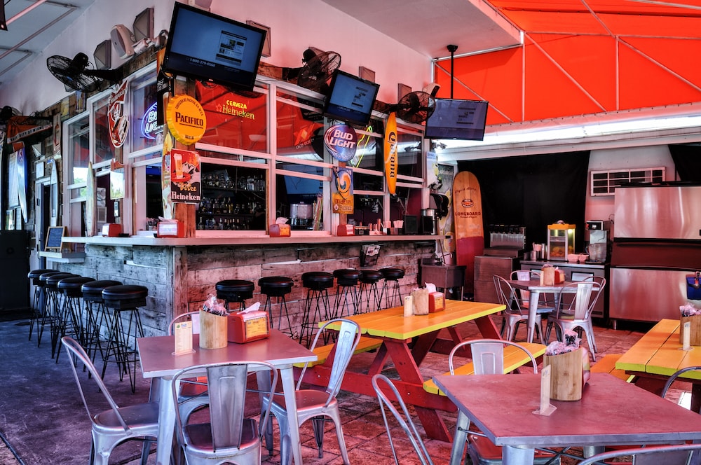 Hollywood Beach Suites Hostel Hotel 57/75
