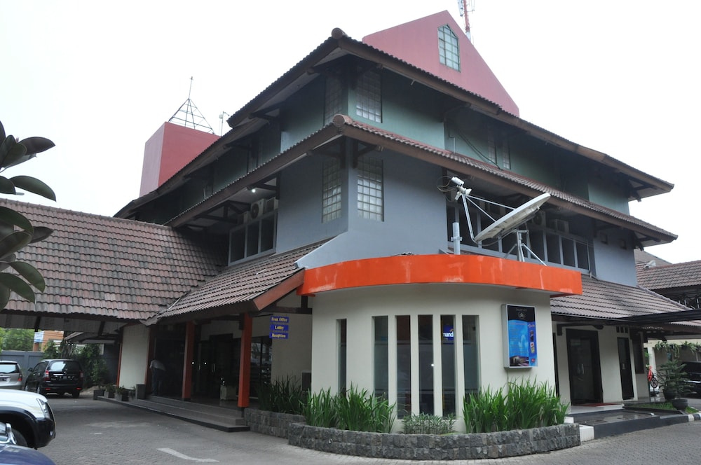 D'arcici Plumpang 38/42