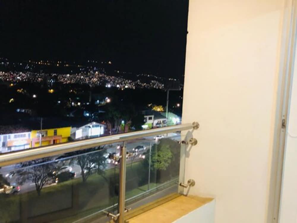 Hotel Toscana Plaza 58/65