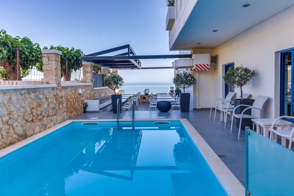 Alexis Hotel 45/87