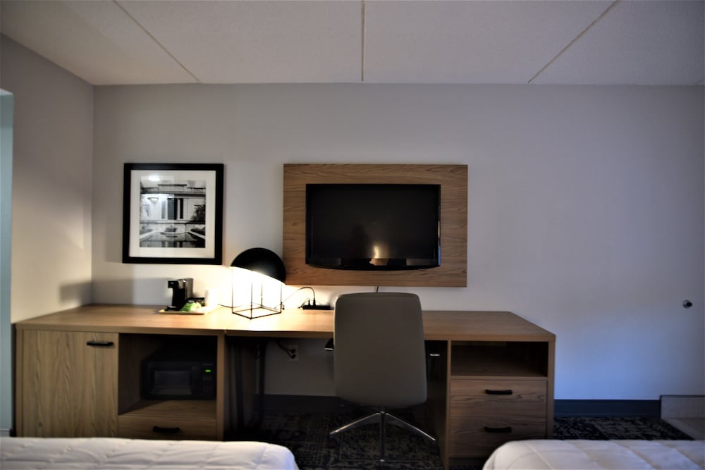 Baymont By Wyndham Pine Grove 24/26