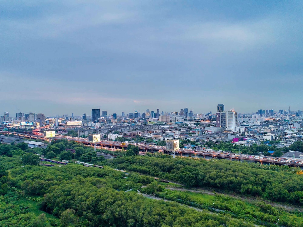 Mercure Bangkok Makkasan 73/79