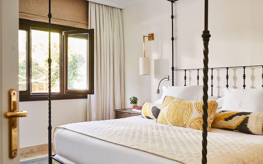 GARDEN SUITE, SUITE, GARDEN AREA
