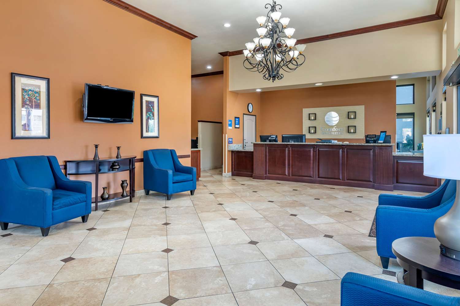 Comfort Inn & Suites San Bernardino 7/16