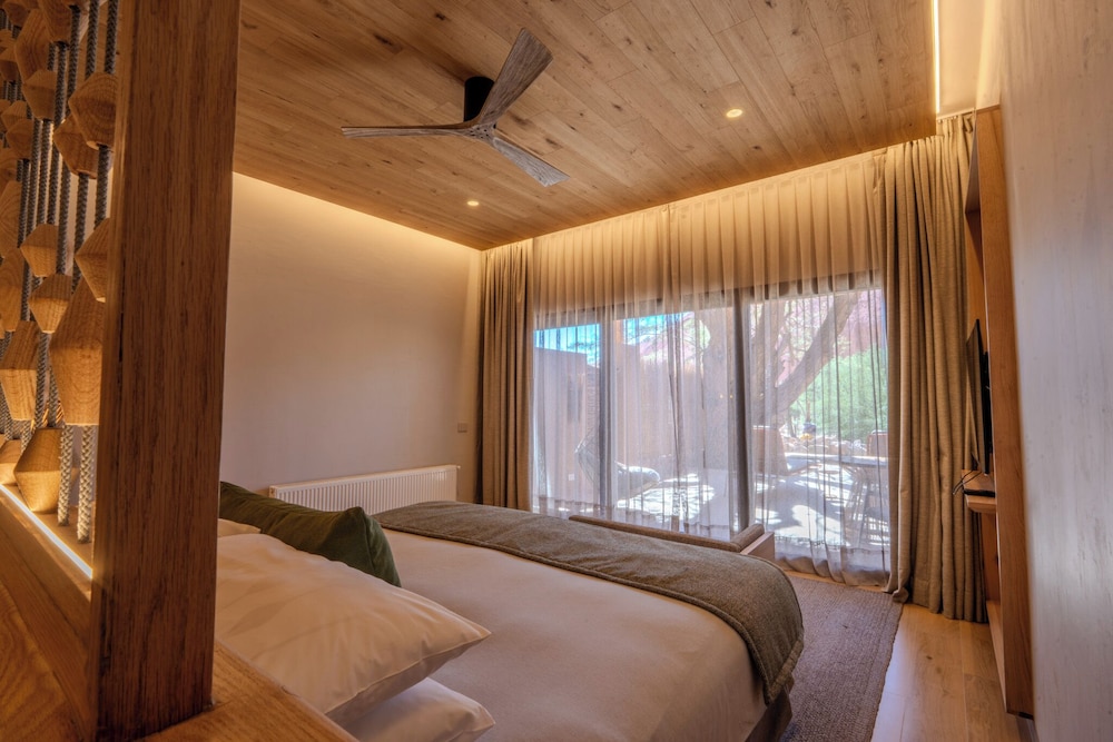 Tilo, Suite, King Bed