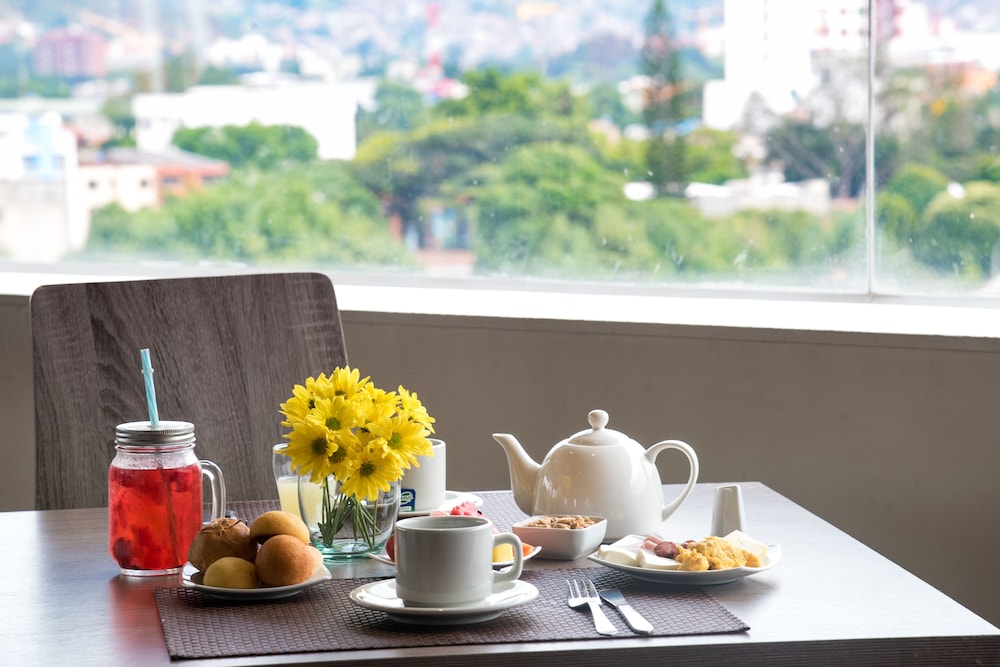 Hotel Toscana Plaza 51/65