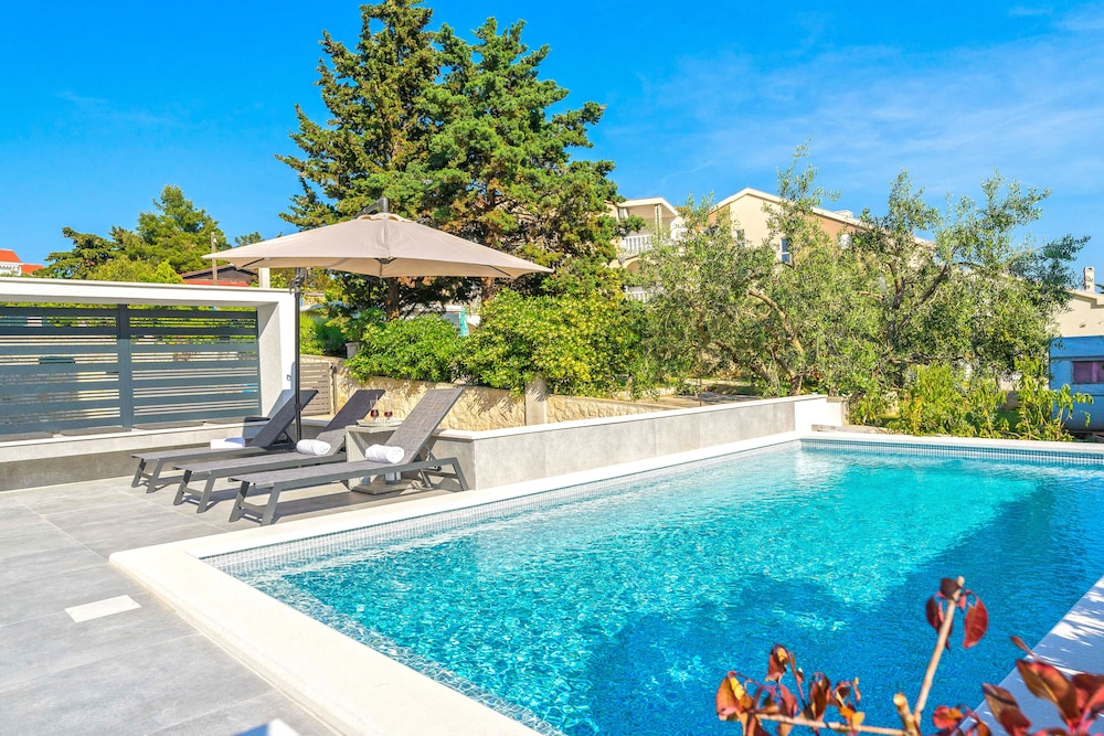 Summer Breeze Apartments 40/45