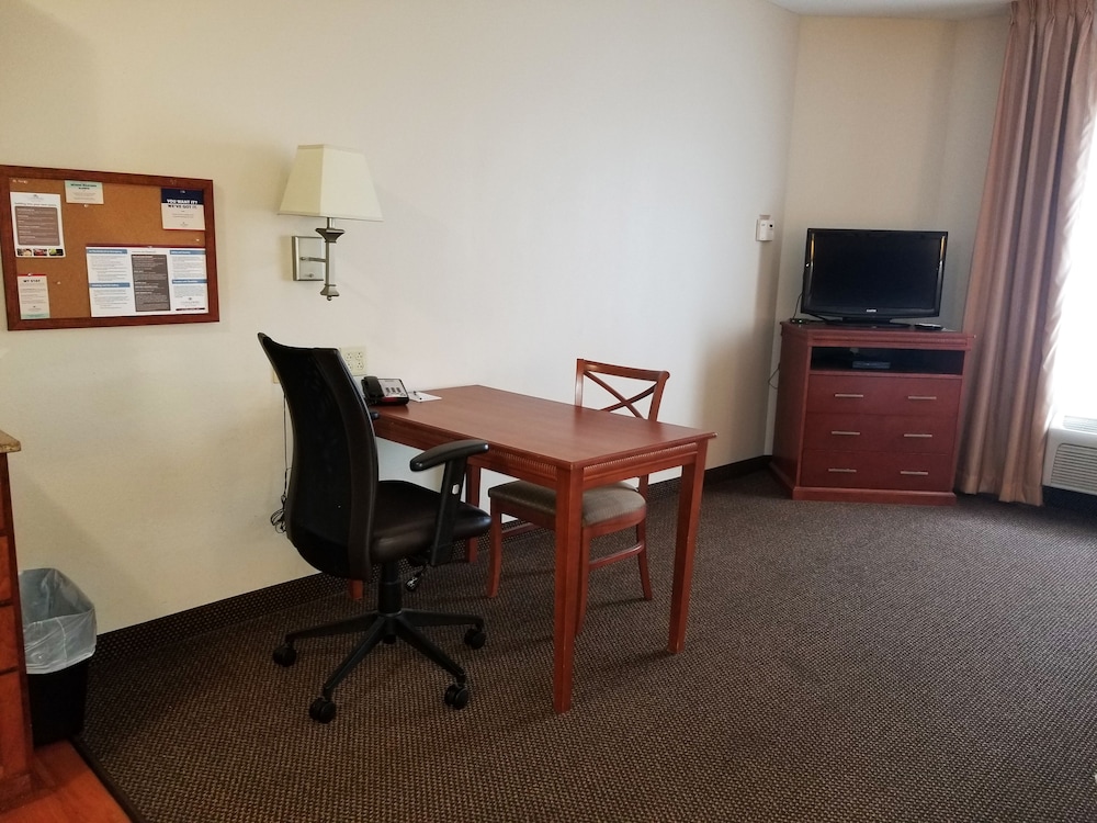 CANDLEWOOD SUITES CAPE GIRARDEAU 53/68