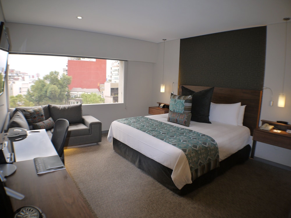 Classic, King Bed, Polanco View
