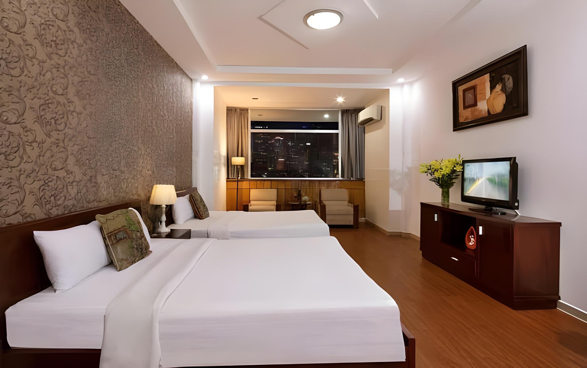 Family, 2 Queen Beds, City View