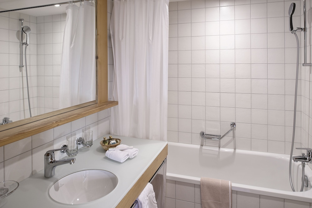 SUPERIOR, DOUBLE BED, MOUNTAIN VIEW, BALCONY