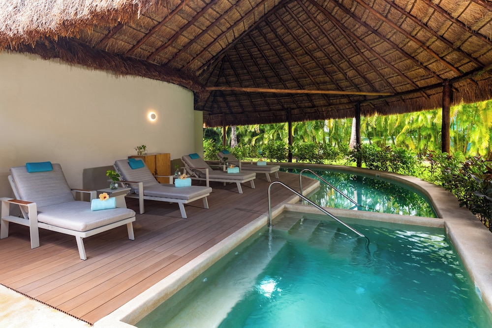 swimming pool spa