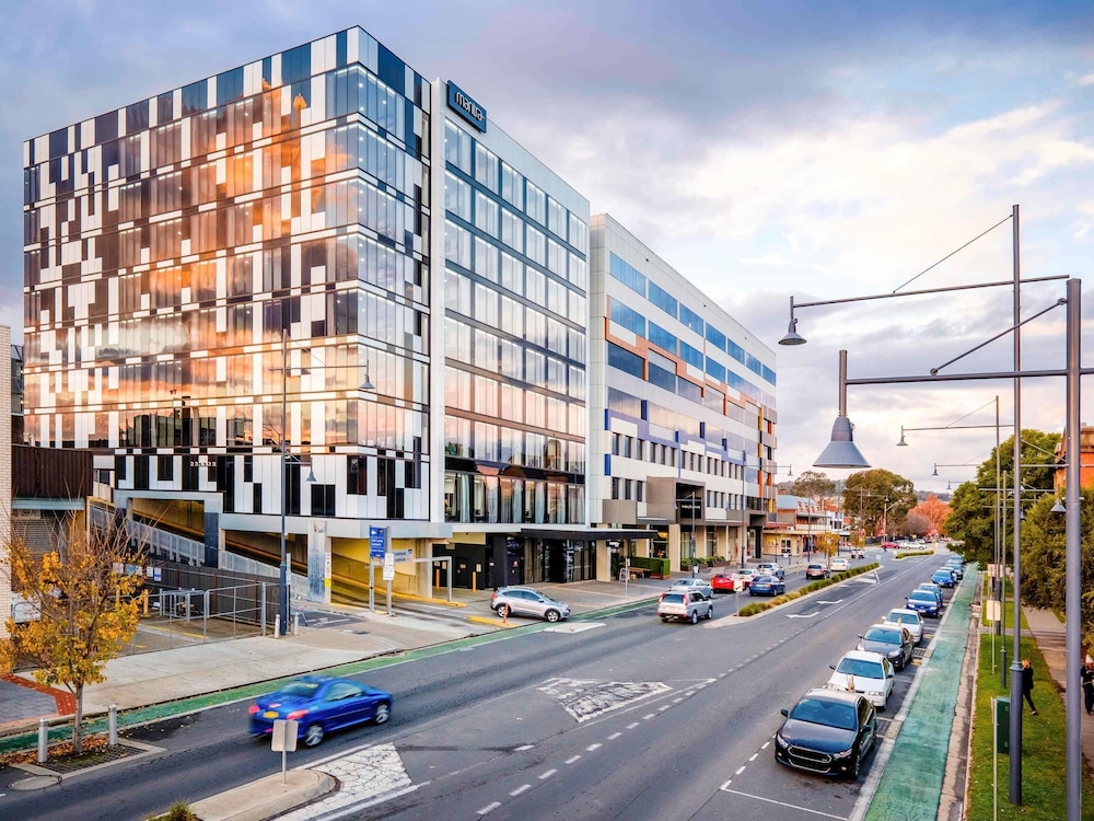 Mantra Albury Hotel 63/70