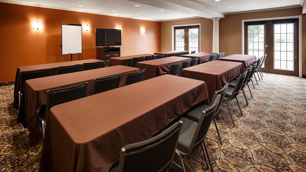 Best Western Inn & Suites New Braunfels 32/35