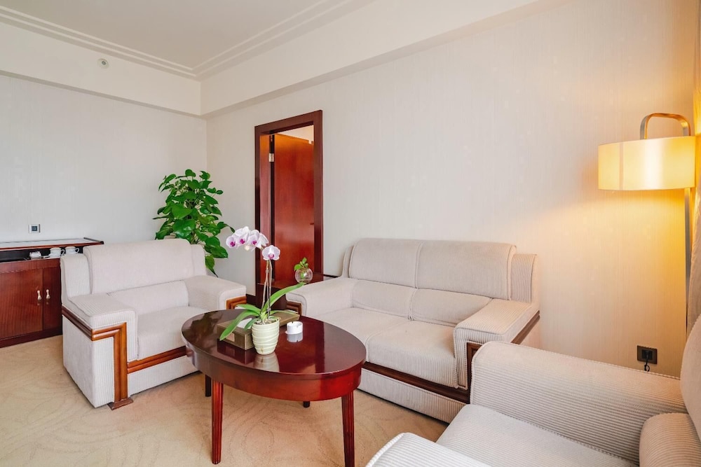 Ramada by Wyndham Chengdu North 14/24