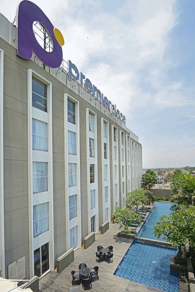 PREMIER PLACE HOTEL 4/61