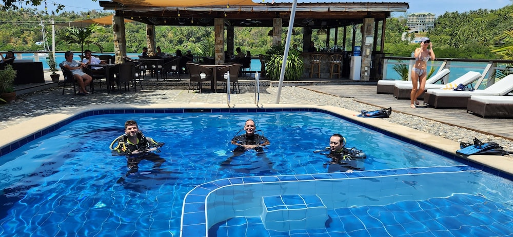 Edgewater Dive & Spa Resort 38/73