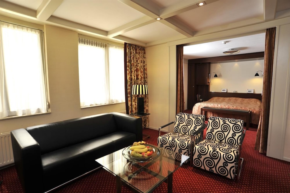 GOLDEN TULIP HOTEL CENTRAL 64/85