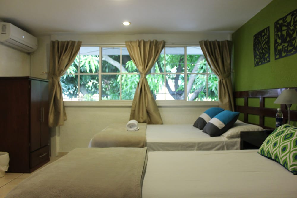 Hotel Tazumal House 60/82