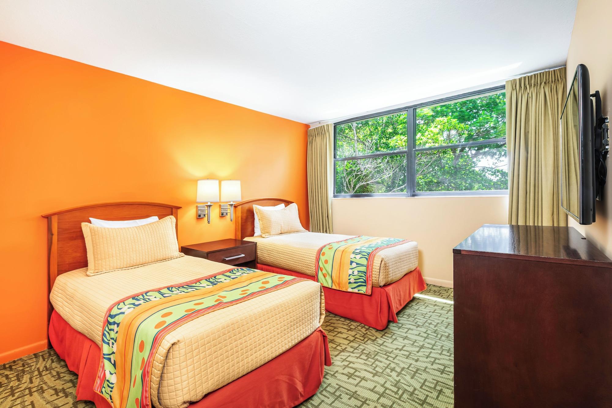 3 Bedrooms, Suite, Laundry