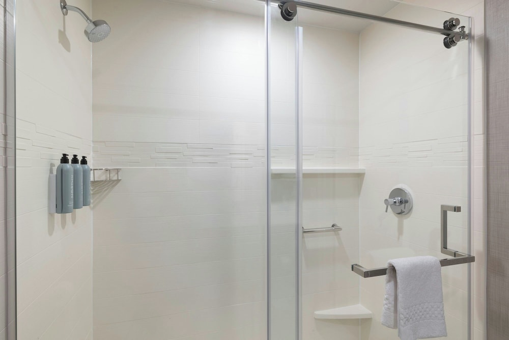 Residence Inn Novato Sonoma 41/42