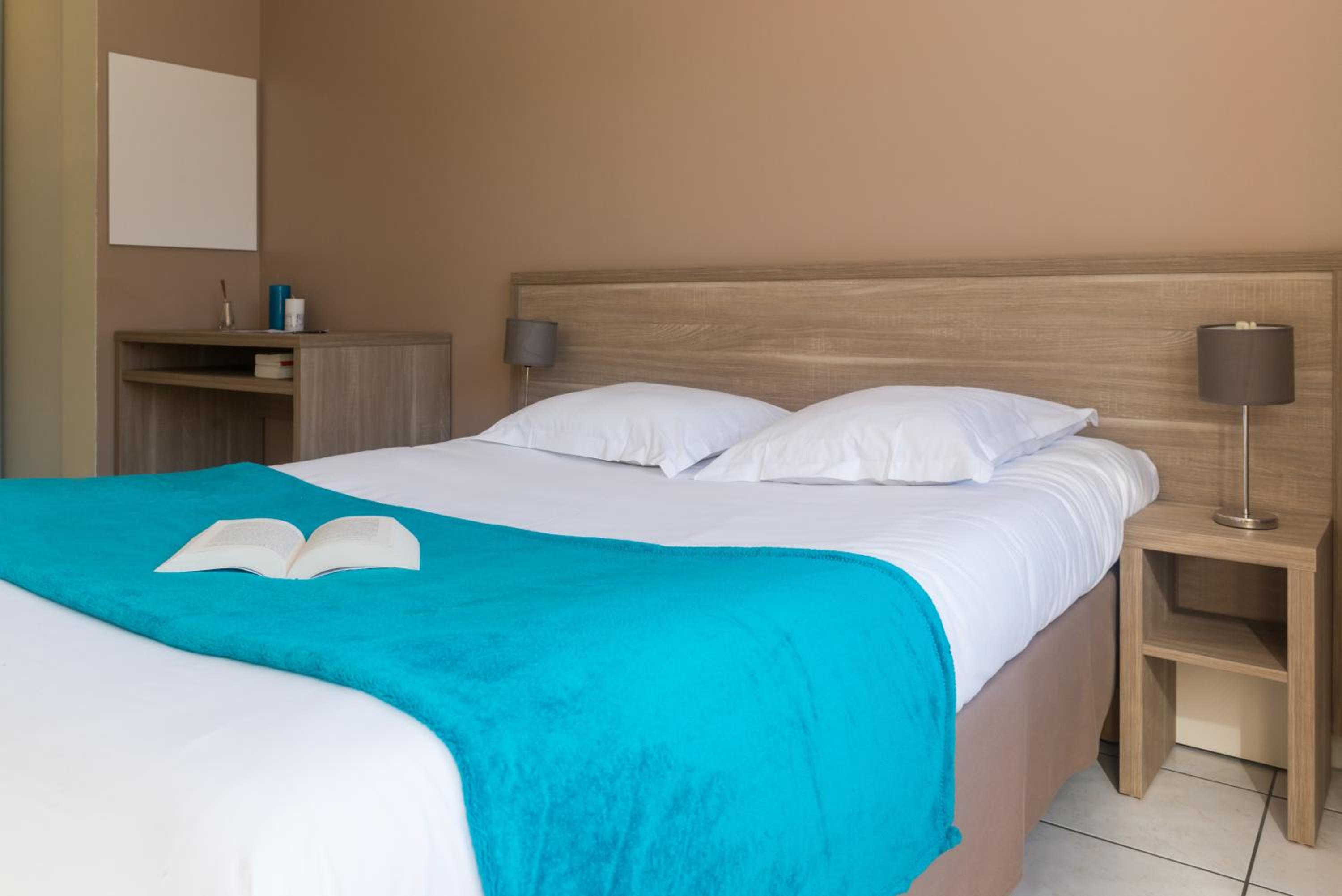 غرفة بسرير مزدوج، Comfort Aparthotel Nantes La Beaujoire 2/4