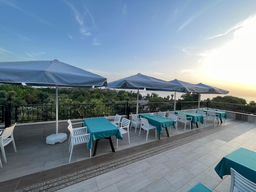 Beachway Hotel 21/27